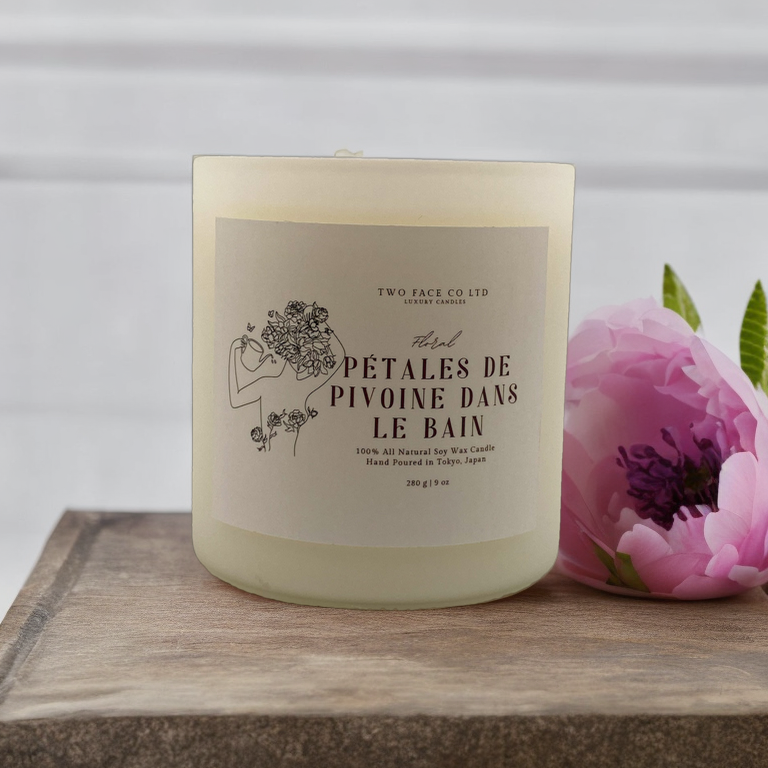 Peony petals in bath candle, hand made candle, white, front